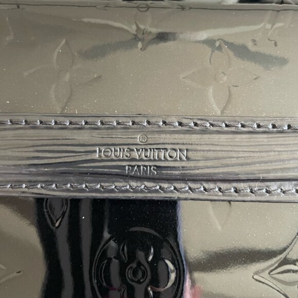 LOUIS VUITTON Vernis Epi Monogram Wynwood Black White and Vernis Card Case - Picture 14 of 15
